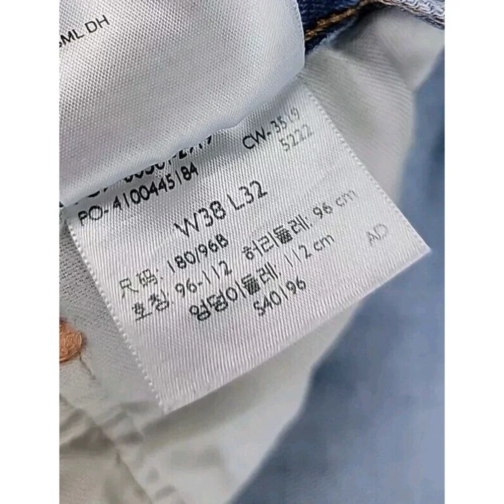 Levi's 501 Original Fit Jeans Mens 38x32 Light Wash Blue Button Fly Straight Leg